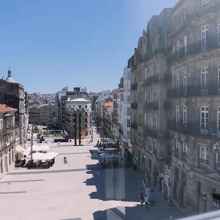 Brillo Desde La Ventana En By *