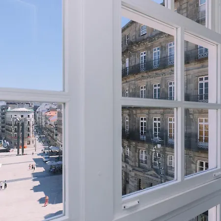 Brillo Desde La Ventana En By *