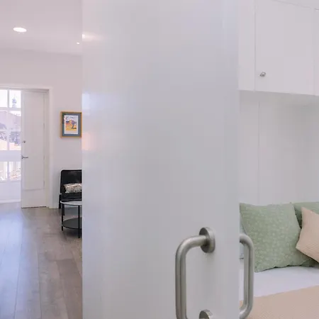 Brillo Desde La Ventana En By * Vigo