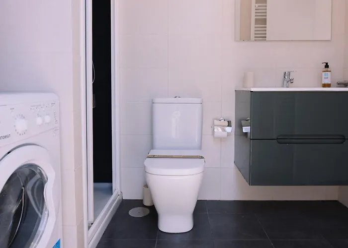 Brillo Desde La Ventana En By Vigo