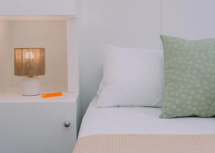 Daire Brillo Desde La Ventana En By Vigo