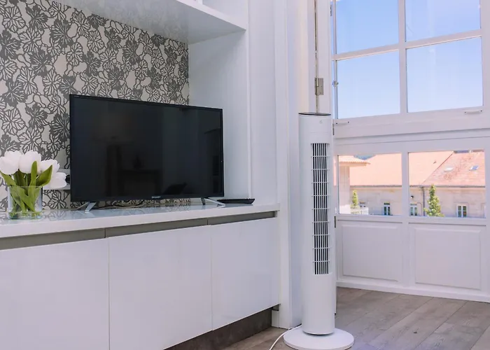 Daire Brillo Desde La Ventana En By Vigo