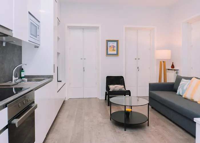 Brillo Desde La Ventana En By * Vigo