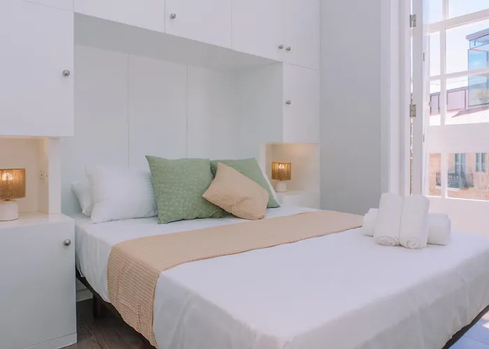 Brillo Desde La Ventana En By Daire *