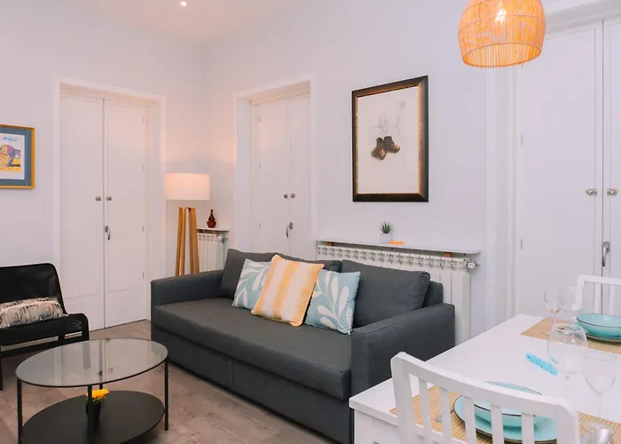 Brillo Desde La Ventana En By Vigo